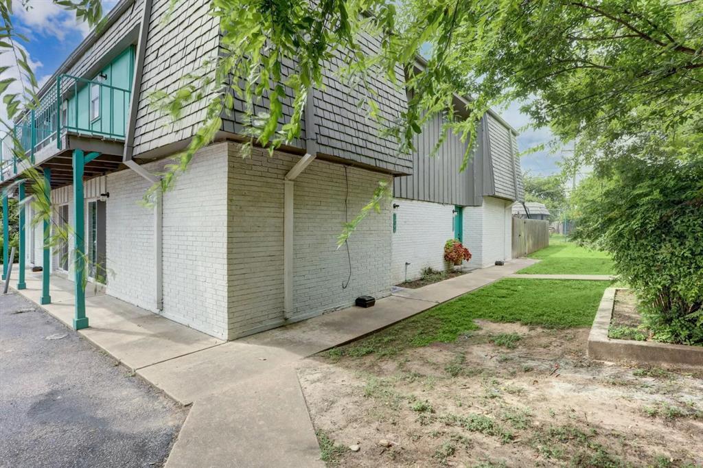 Foto principal - 305 E Croslin St