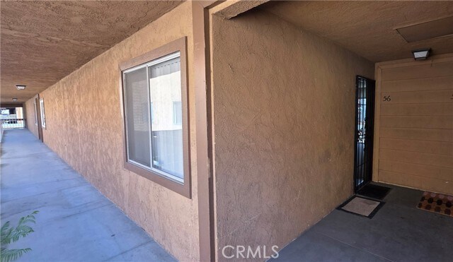 Foto del edificio - 6600 Warner Ave