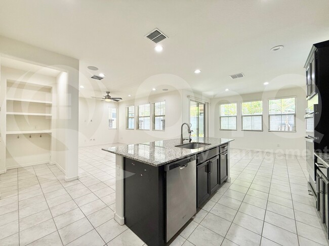 Building Photo - 735 W Derringer Way
