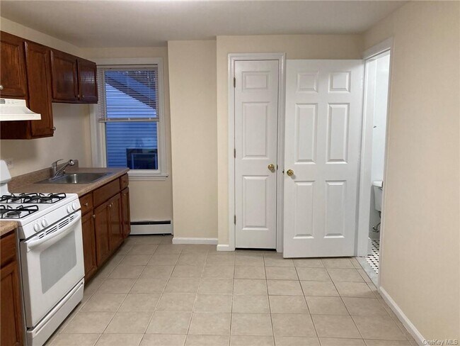 Building Photo - 60-62 N Highland Ave