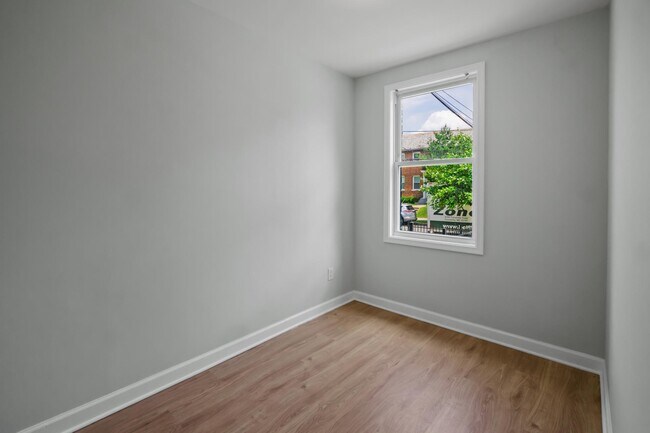Building Photo - 182 36th St NE