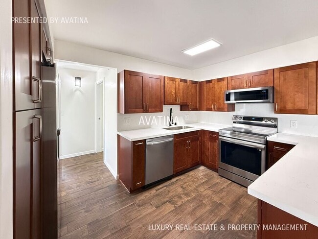 Building Photo - 225 Ka?iulani Ave