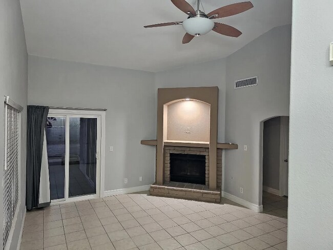 Foto del edificio - 517 Inness Ave