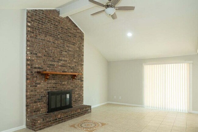 Foto del edificio - Coastal Charm Awaits: Cozy 3-Bedroom Home ...