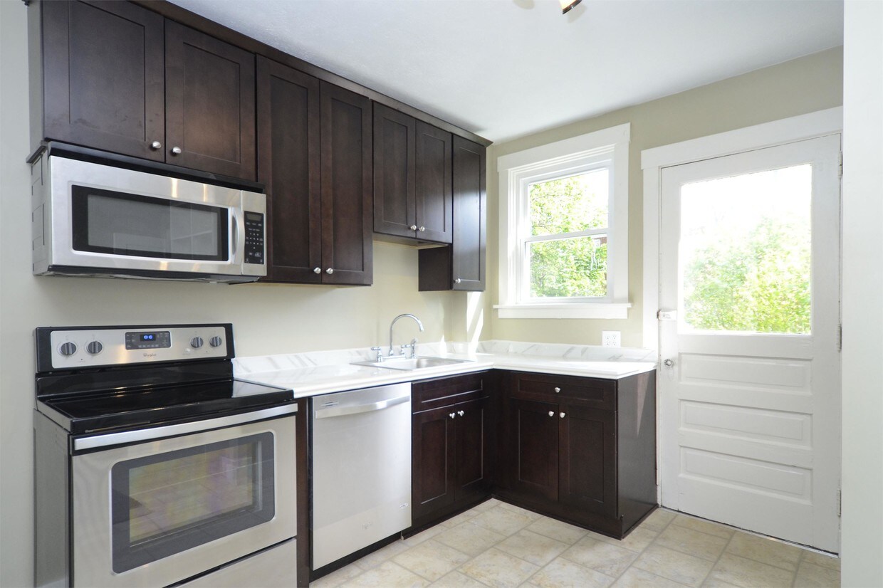 369 Questend Ave, Mount Lebanon, PA 15228 Condo for Rent in Mount