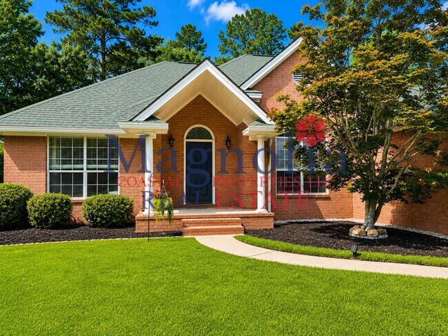 Building Photo - 3 bedrooms, 2 bathrooms in Richmond Hill's Oxford Subdivision