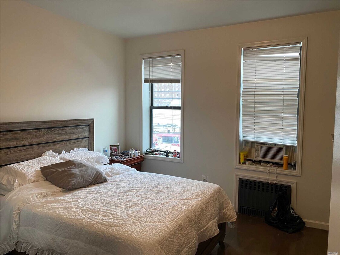 Foto principal - 34-48-48 11th St