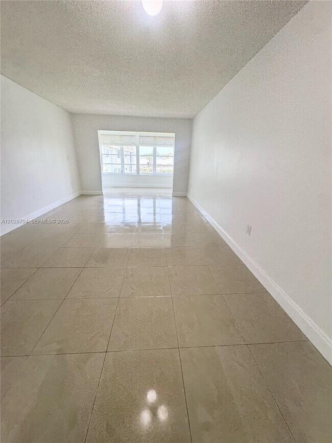 Building Photo - 8110 Sunrise Lakes Blvd