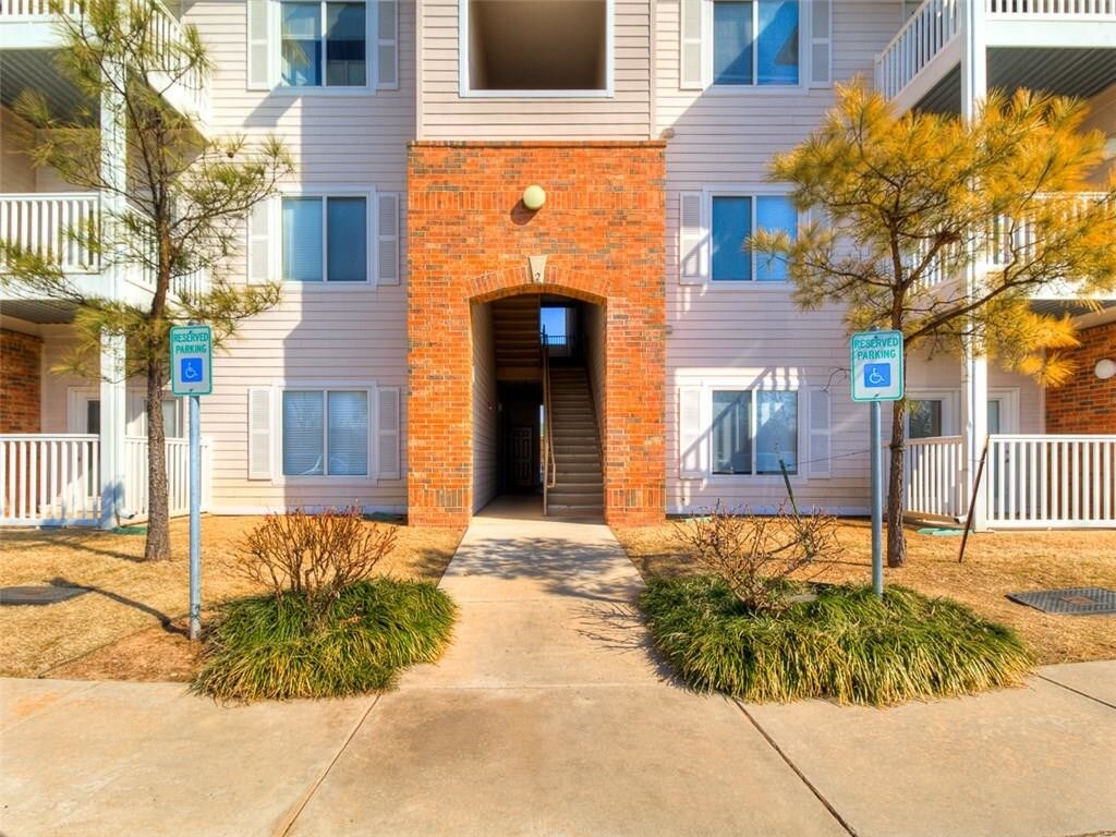 2200 Classen Blvd, Norman, OK 73071 Apartments Norman, OK