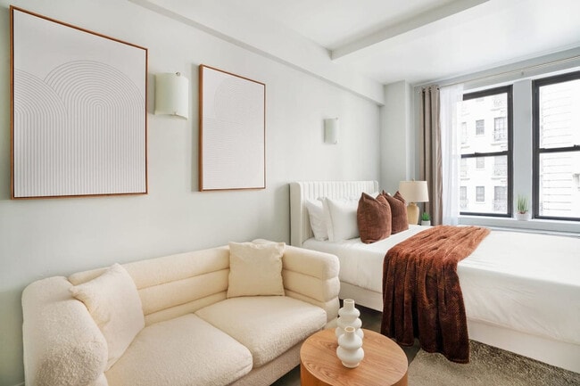 Building Photo - 240 W 73rd St