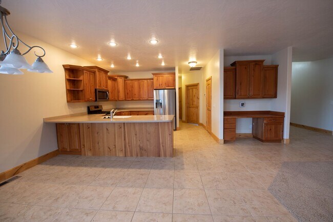 Foto del edificio - Beautiful home in Santa Clara!  Pet Friendly.