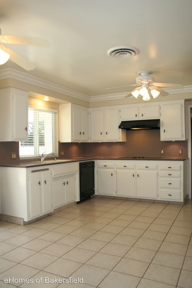 Building Photo - 3 br, 2.5 bath House - 3207 Panorama Dr