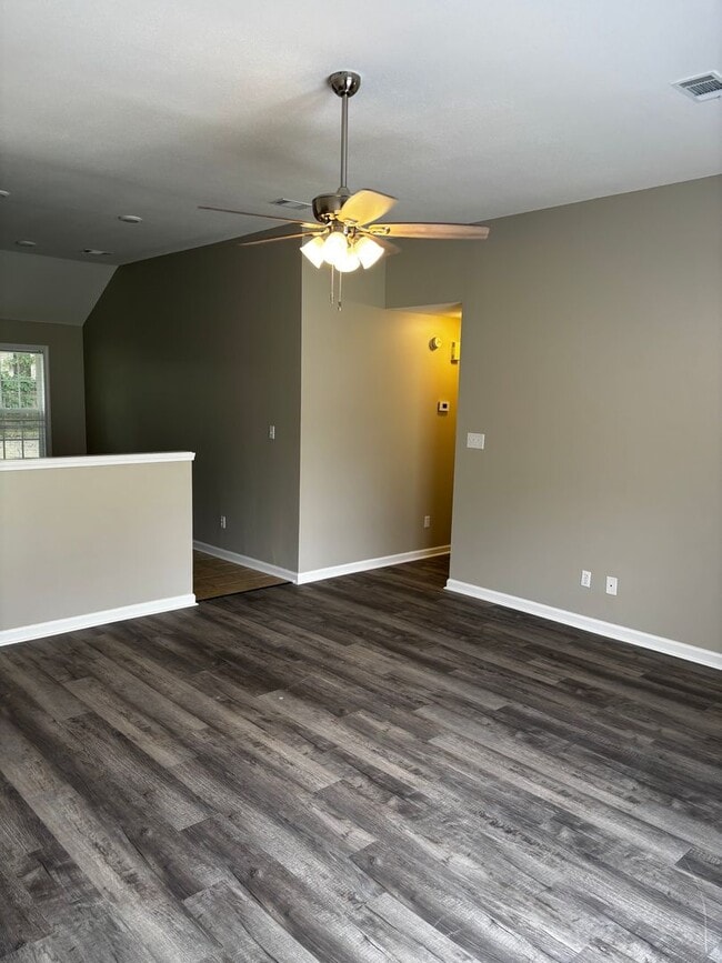 Building Photo - 709 Crescent Cove