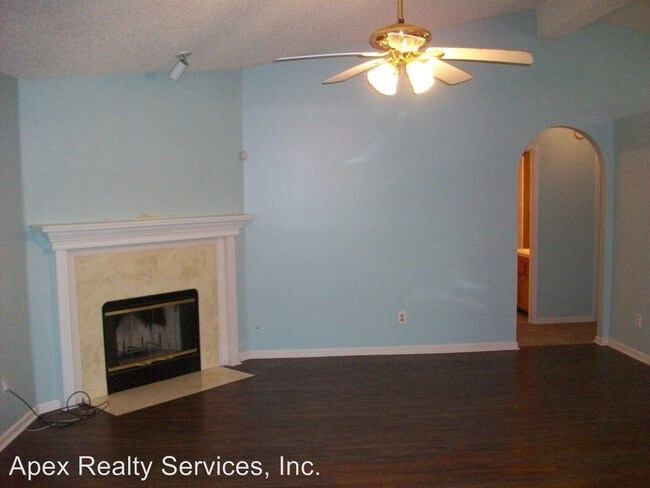 Building Photo - 3 br, 2 bath House - 1665 Spring Oaks lane