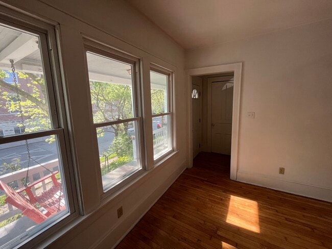 Building Photo - 3040 N Fratney St