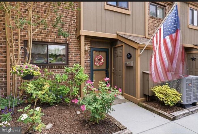 Foto del edificio - 146 Larchwood Ct