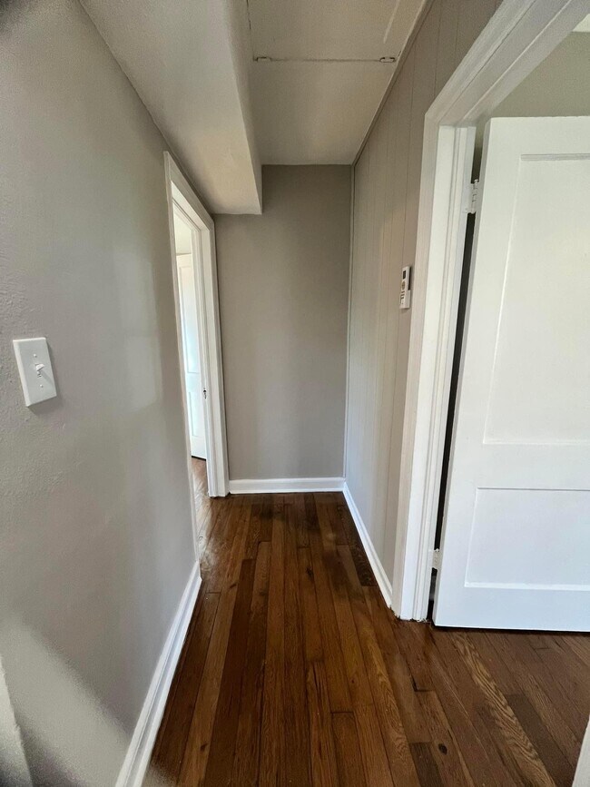 229 & 231 Carson Court, Bristol, TN 37620 Townhome Rentals in Bristol