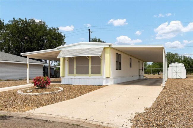 Building Photo - 2900 Spur Dr