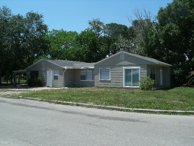 Building Photo - 2002 23rd Ave W
