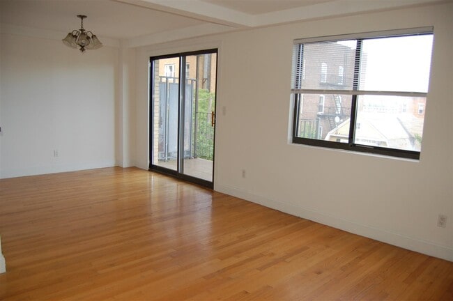 Building Photo - 88 Edgewater Pl