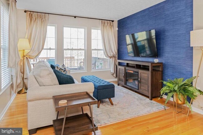 Building Photo - 2618 Summer Breeze Ct