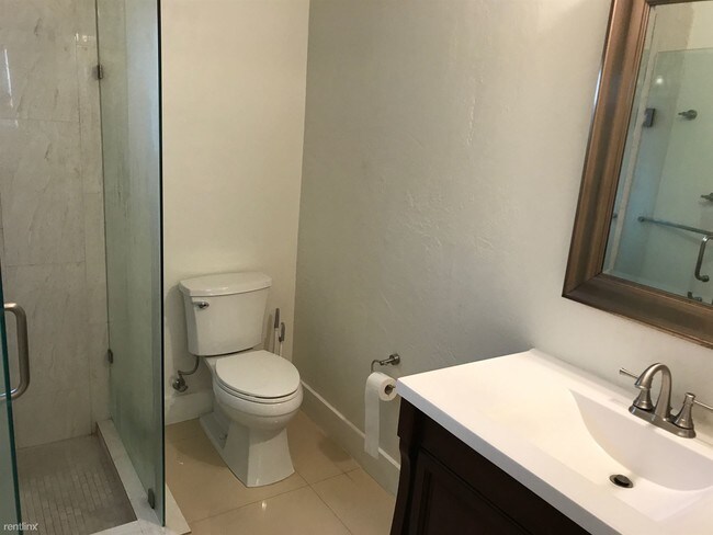 Building Photo - Studio, 1 bath House - 5971 SW 44th Ter