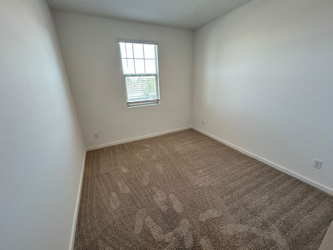 Foto del edificio - Beautiful Single Level 4x2 home in Quiet L...