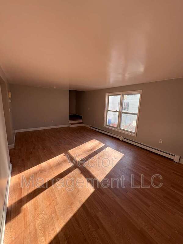 Building Photo - 507 Howard Ave