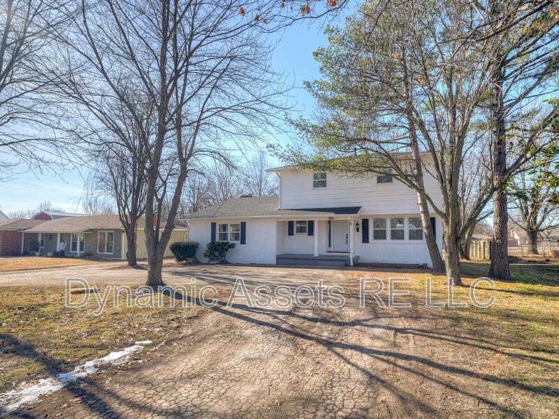 Primary Photo - 4093 Mt Carmel Rd