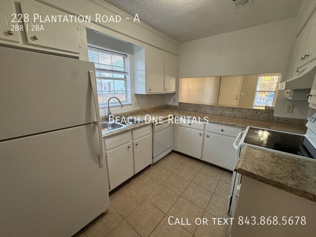 Foto del edificio - 228 Plantation Rd