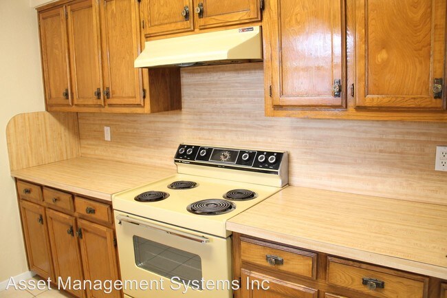 Building Photo - 2500 Bowling Green St