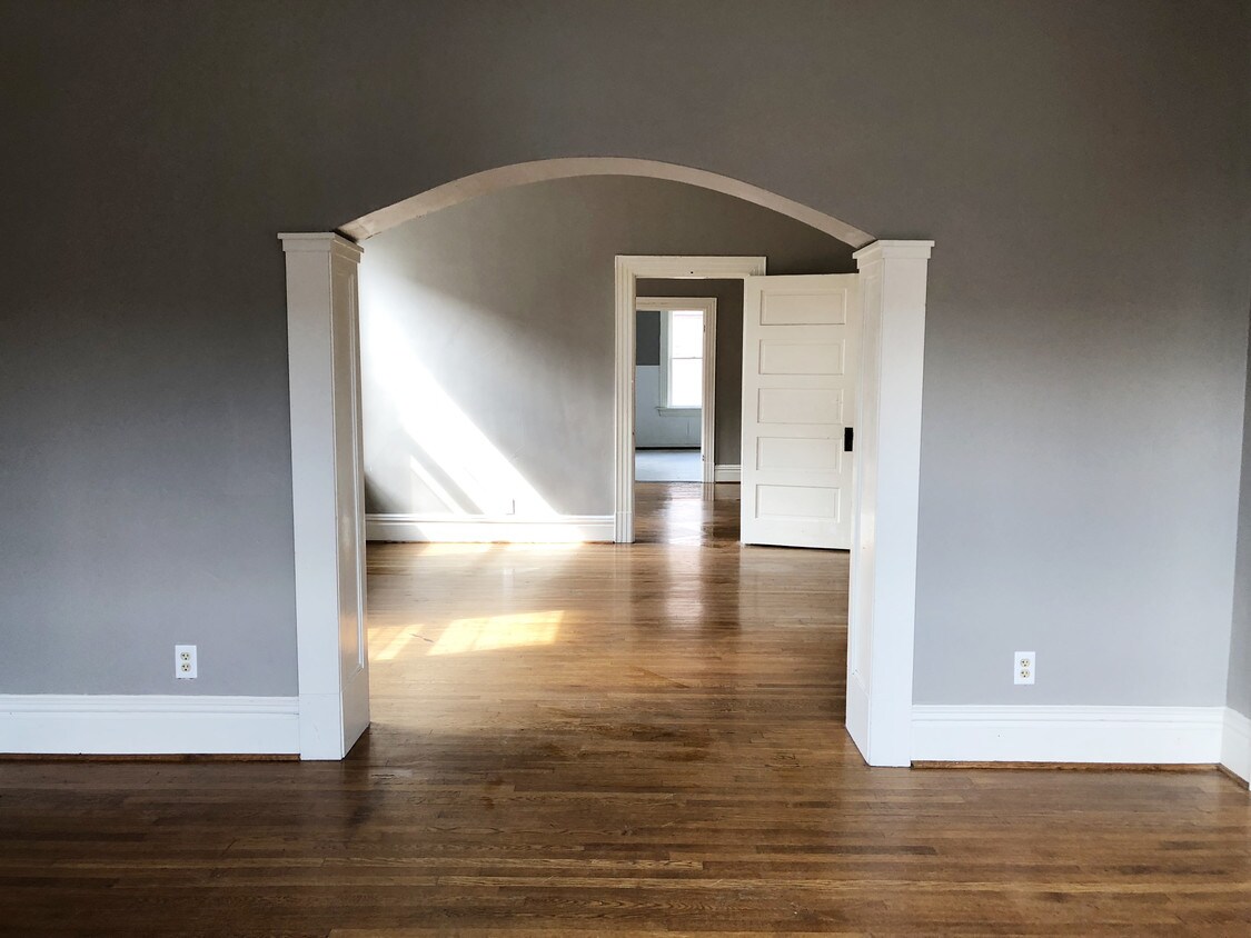 Foto principal - 3103 Sutton Blvd