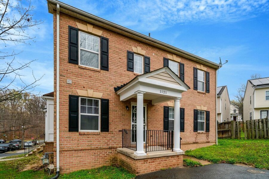 Photo - 1121 Varney St SE-