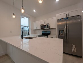 Building Photo - 835 N 63rd St