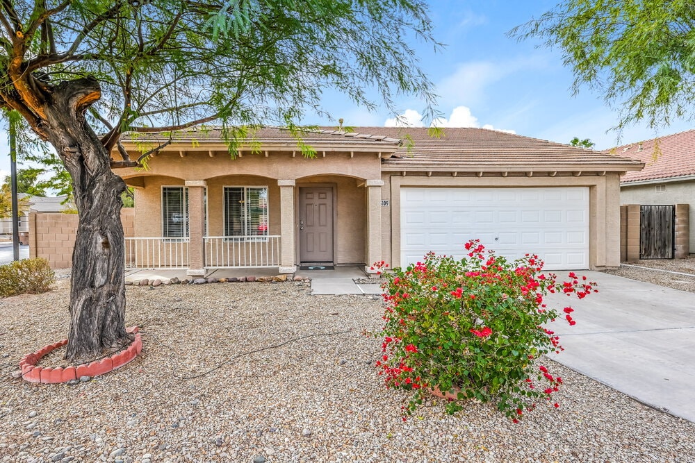 Foto principal - 15109 W Adams St