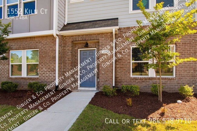 Foto del edificio - 4 BR/3.5 Townhome in fantastic West Cary L...