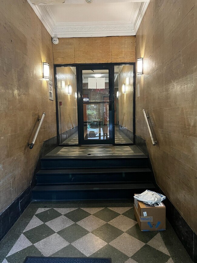 Foto del edificio - 270 Harrison Ave