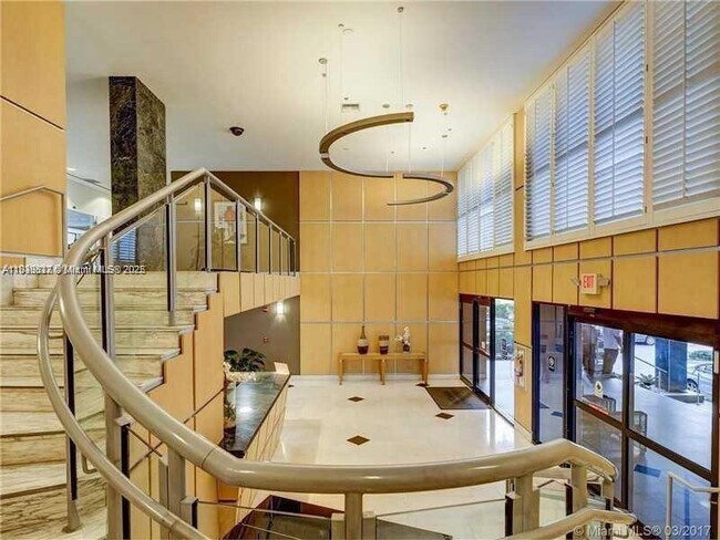 Building Photo - 6770 Indian Creek Dr