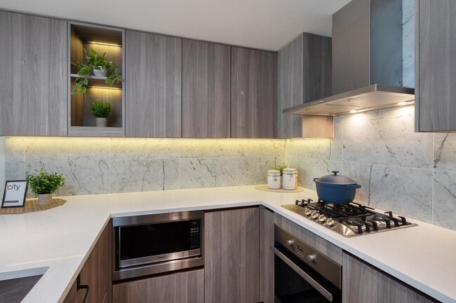 Photo du bâtiment - 455 Marine Dr SW