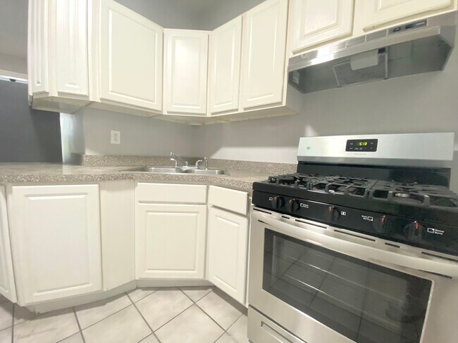 Foto del edificio - 1251 W Rosemont Ave