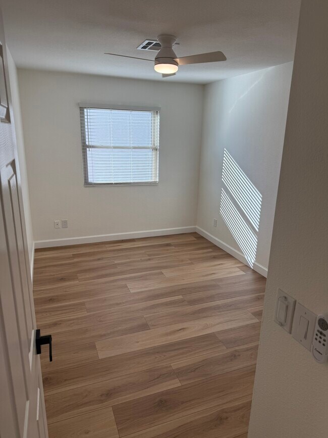 Foto del edificio - 3624 W Elgin St