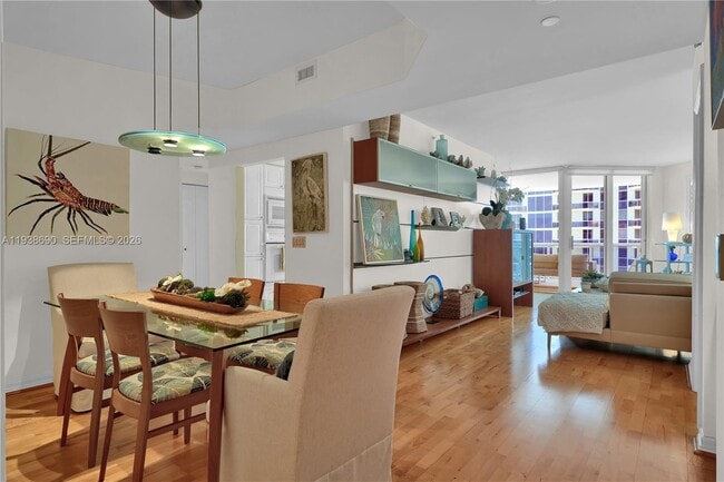 Foto del edificio - 4779 Collins Ave