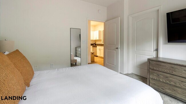 Foto del edificio - 9727 Touchton Rd
