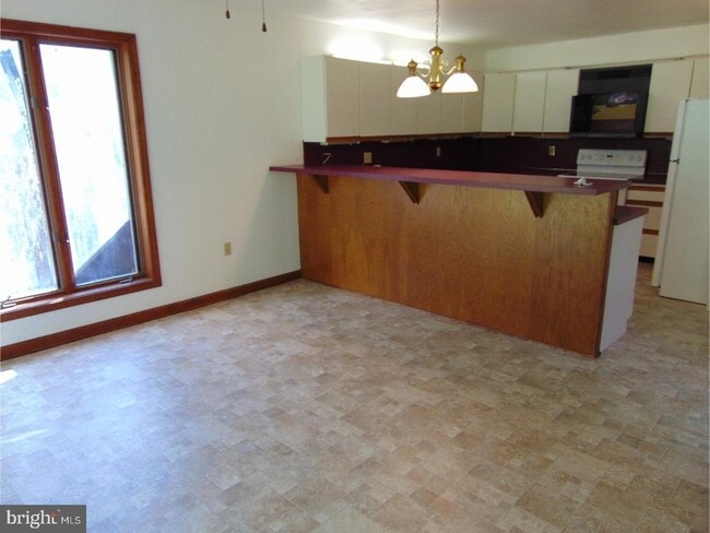 Building Photo - 1175 Osborne Rd