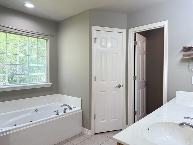 Foto del edificio - 952 Queen Annes Lace Dr