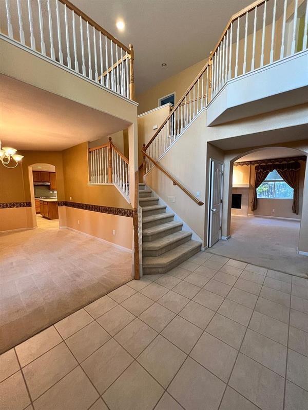 Building Photo - House for rent in a highly desirable Elk G...