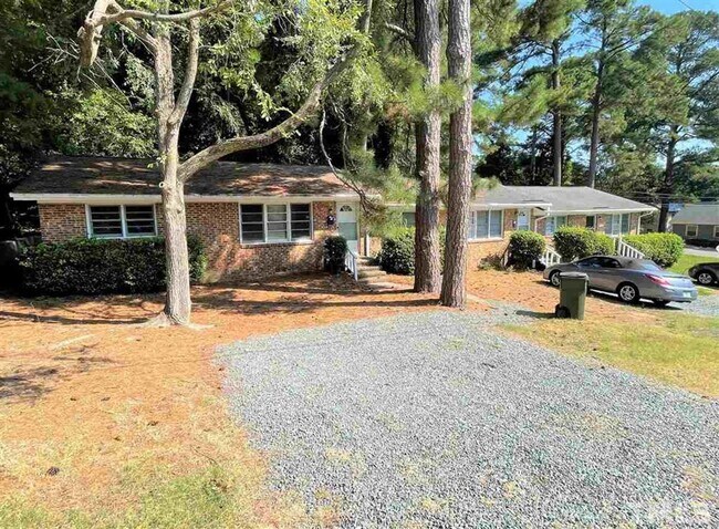 Foto del edificio - Fully Renovated 2 Bedroom - Walk/Bike to UNC Chapel Hill!