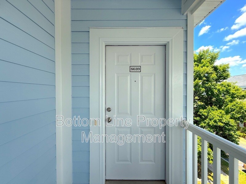 Foto principal - 8639 Coralbell Ln