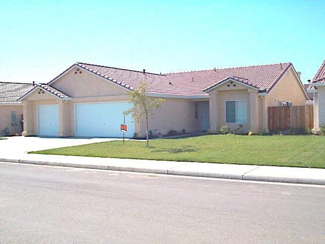 Building Photo - 13735 Deleon Ave