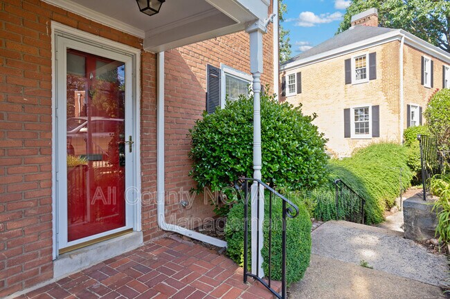 Photo - 2925 S Dinwiddie St Townhome